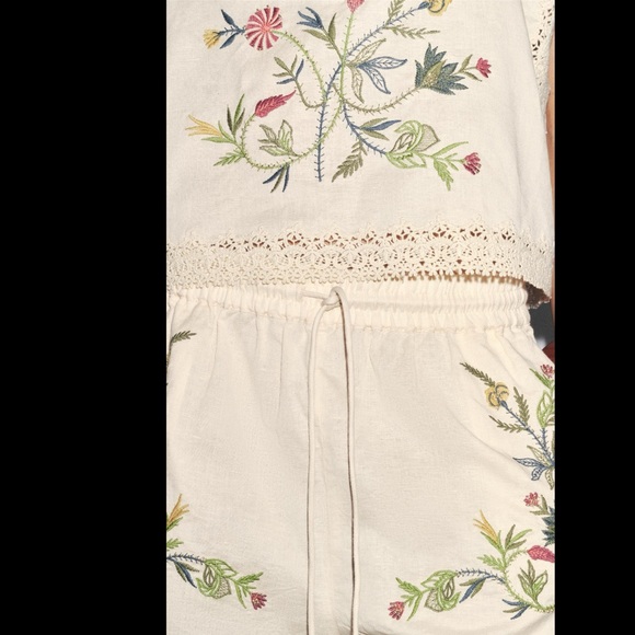 Floral Embroidered Cream Top and Shorts Set - Picture 14 of 14